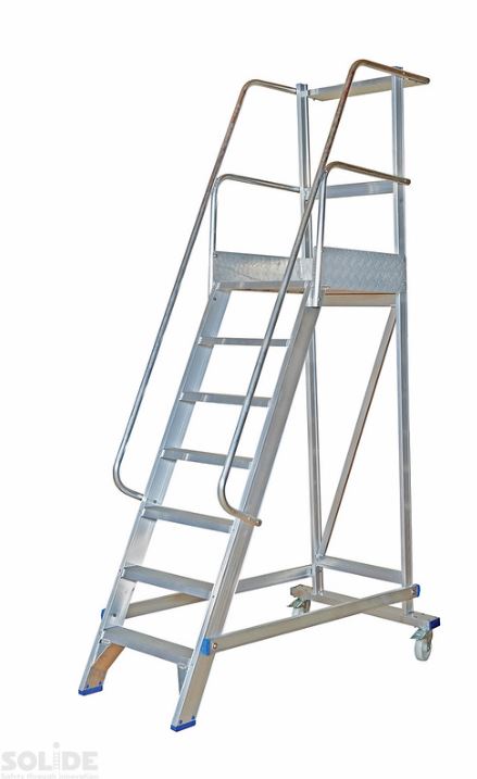 Solide Mobiele bordes trap 7tr. stahoogte 1.75m