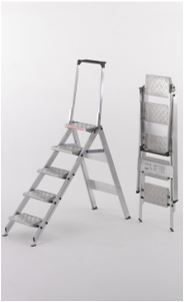 Jumbo aluminium trapladder 5tr. in traanplaat en beugel